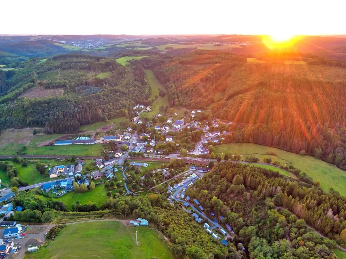 Campsite Basic Vakantiehuisje Op Val D'Or Enscherange Luxembourg